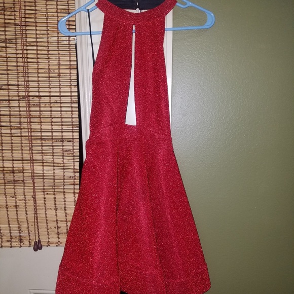 Red holiday dress - Picture 2 of 3